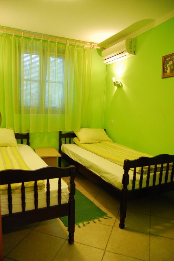 Vila Verona Sobe Palić Exterior foto