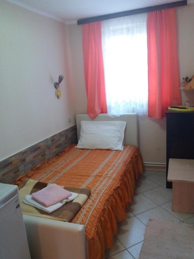 Vila Verona Sobe Palić Exterior foto